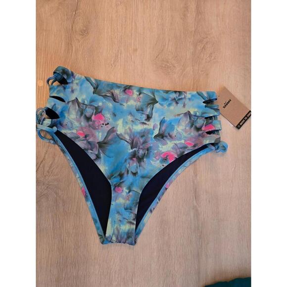 Nike Bikini bottoms - Picture 1 of 3